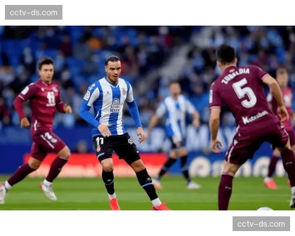 赫罗纳整体状态更为均衡 攻防表现相对稳定但缺乏亮点